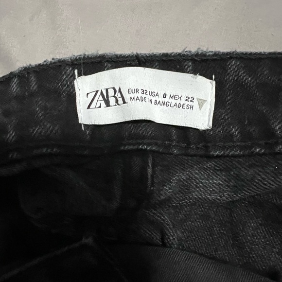 ZARA Mom Fit Jeans - Picture 3 of 3